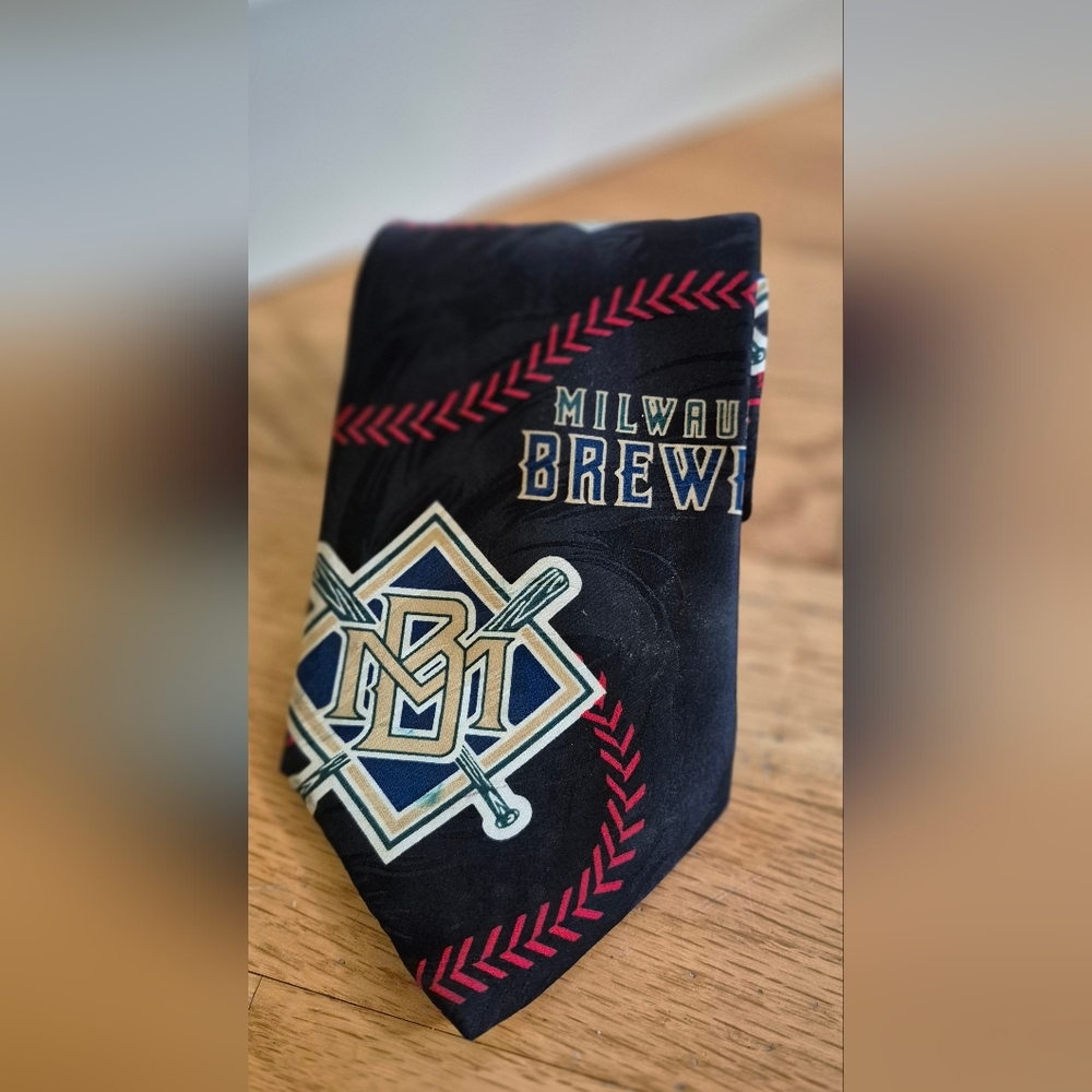 Milwaukee Brewers Men's Neck Tie EUC Baseball MLB
